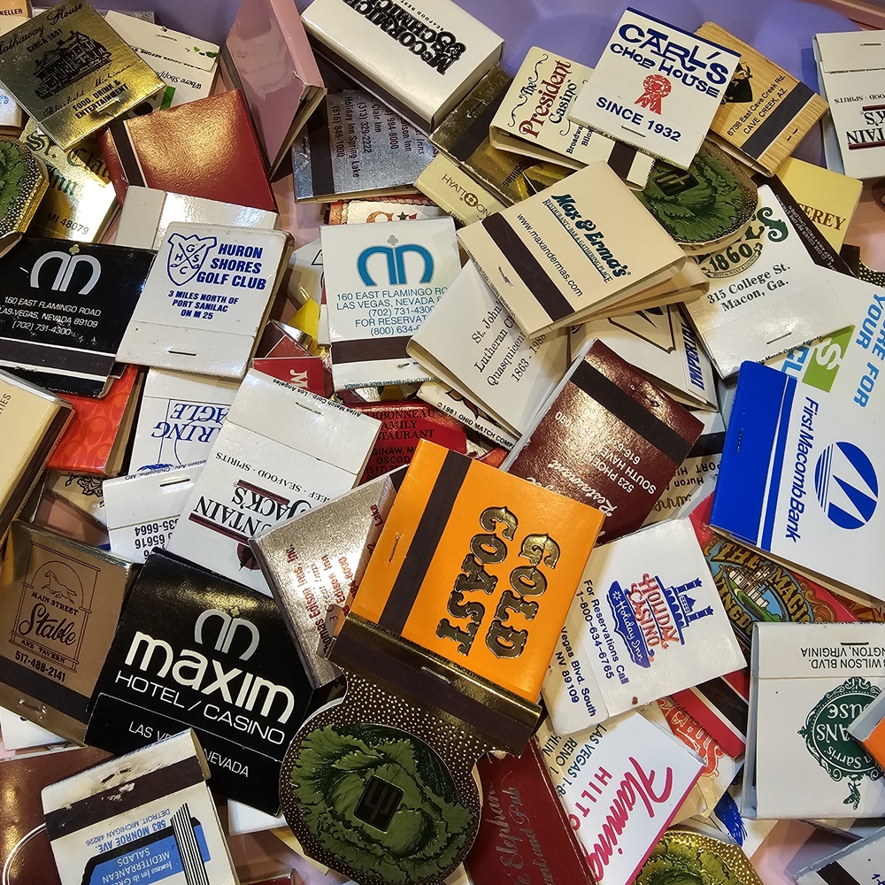 20 Vintage Random Vintage Matchbooks - Picture 2 of 3